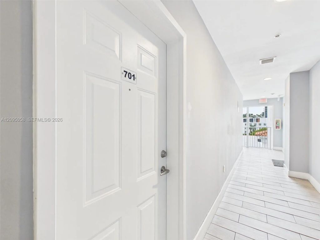 425 Ne 30th Street #701, Miami