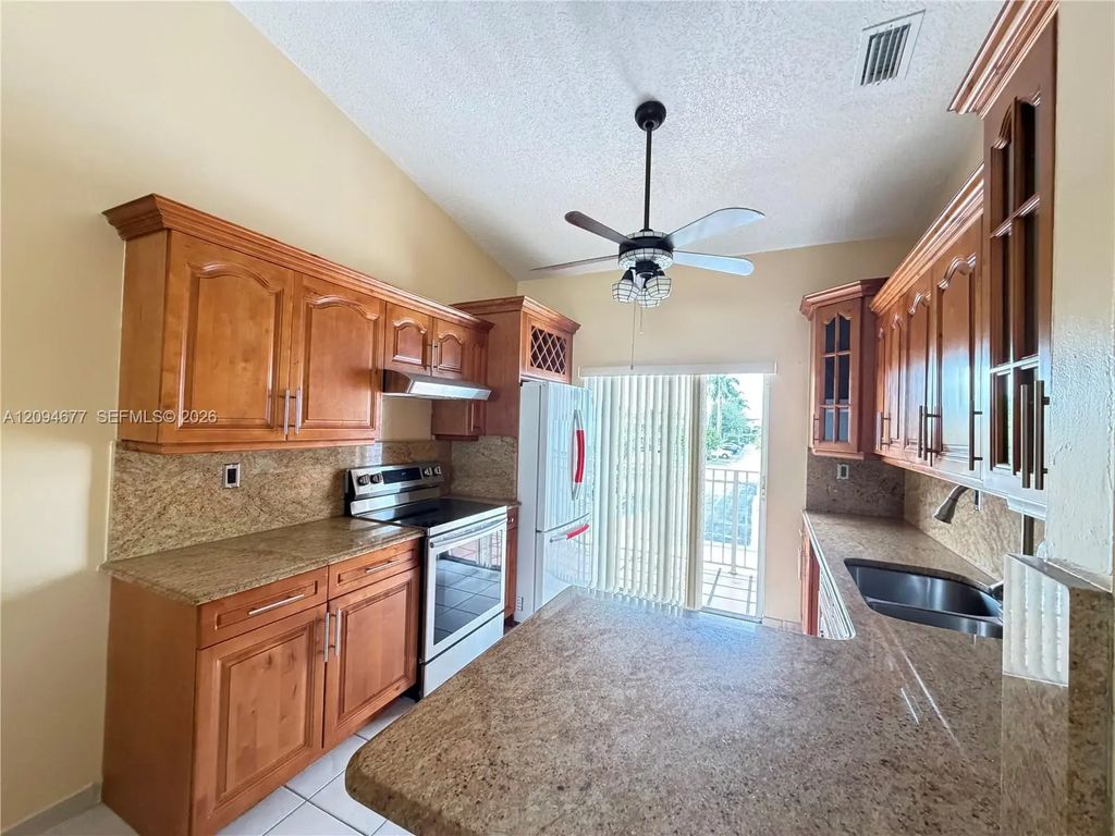 7540 W 20th Avenue #201, Hialeah