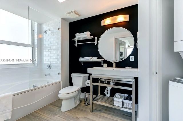 4 of 9 - 2889 Mcfarlane Road #1610, Miami, FL