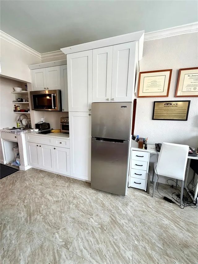 4 of 19 - 700 Biltmore Way #415, Coral Gables, FL