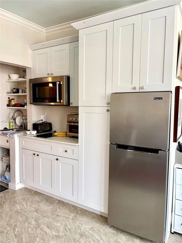 5 of 19 - 700 Biltmore Way #415, Coral Gables, FL