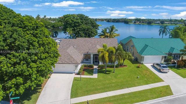 12911 Upper Cove Drive, Wellington