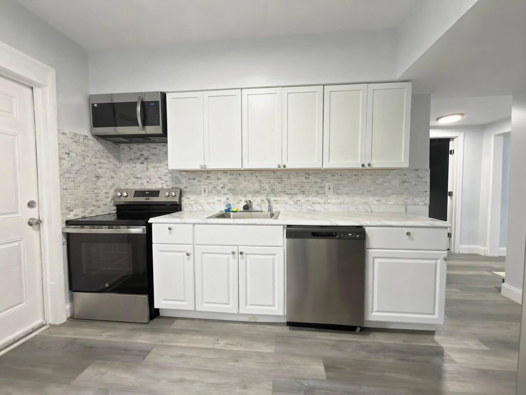 131 E 27th Street #6, Riviera Beach