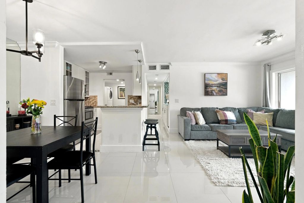 13771 Oneida Drive #d2, Delray Beach