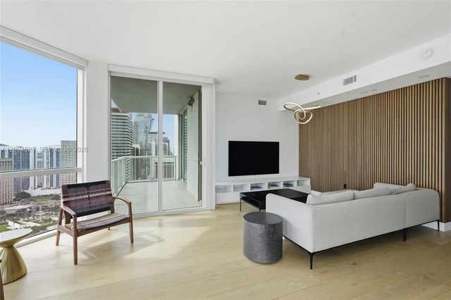 5 of 35 - 244 Biscayne Boulevard #4103, Miami, FL