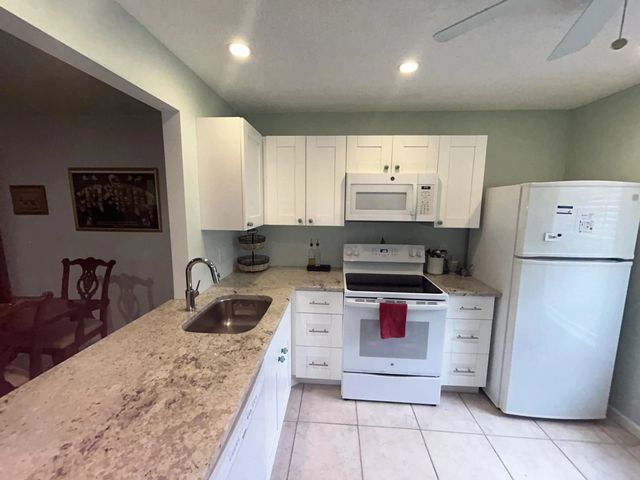 2 of 25 - 878 Worcester Lane, Lake Worth, FL