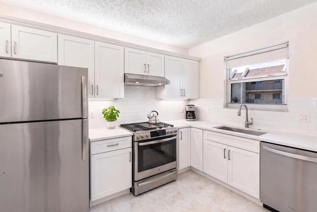 2825 Sw 22nd Avenue #apt 107, Delray Beach