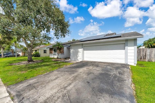 3 of 42 - 1661 N Goldeneye Lane, Homestead, FL