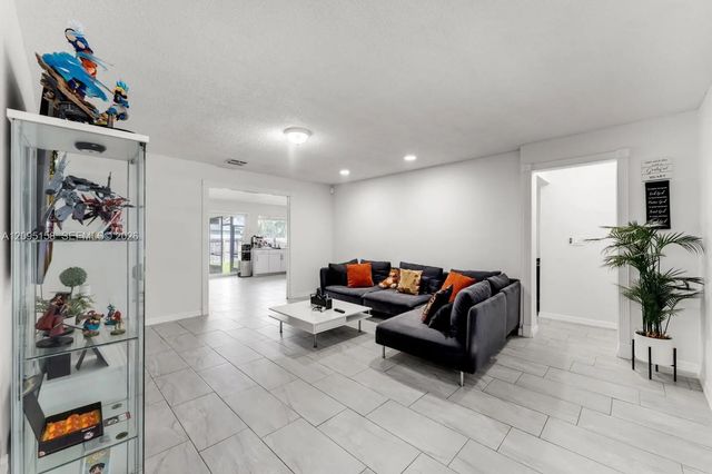 4 of 42 - 1661 N Goldeneye Lane, Homestead, FL
