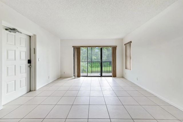 5 of 25 - 1005 Green Pine Boulevard #c2, West Palm Beach, FL