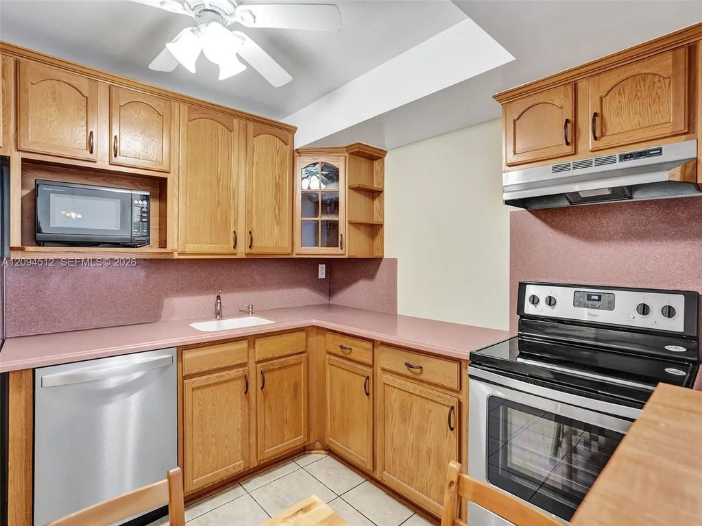 2001 Atlantic Shores Boulevard #419, Hallandale Beach