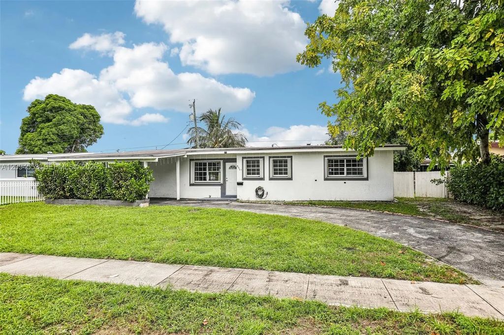 571 Ne 172nd Street, North Miami Beach