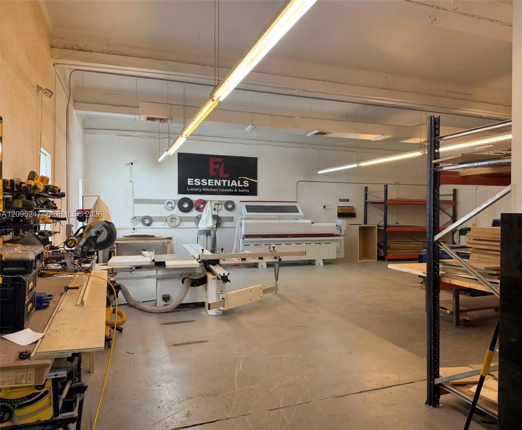 Cabinet Manufacturing Company, Hallandale Beach
