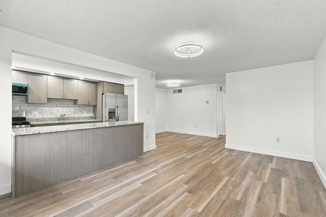 5 of 27 - 175 Ne 203rd Terrace #24, Miami, FL