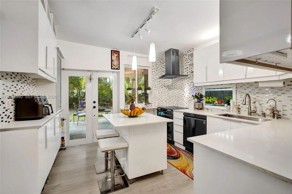 860 Ne 127th Street, North Miami