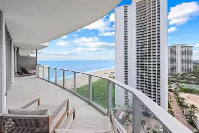 4 of 51 - 3100 N Ocean Drive #h1707, Singer Island, FL