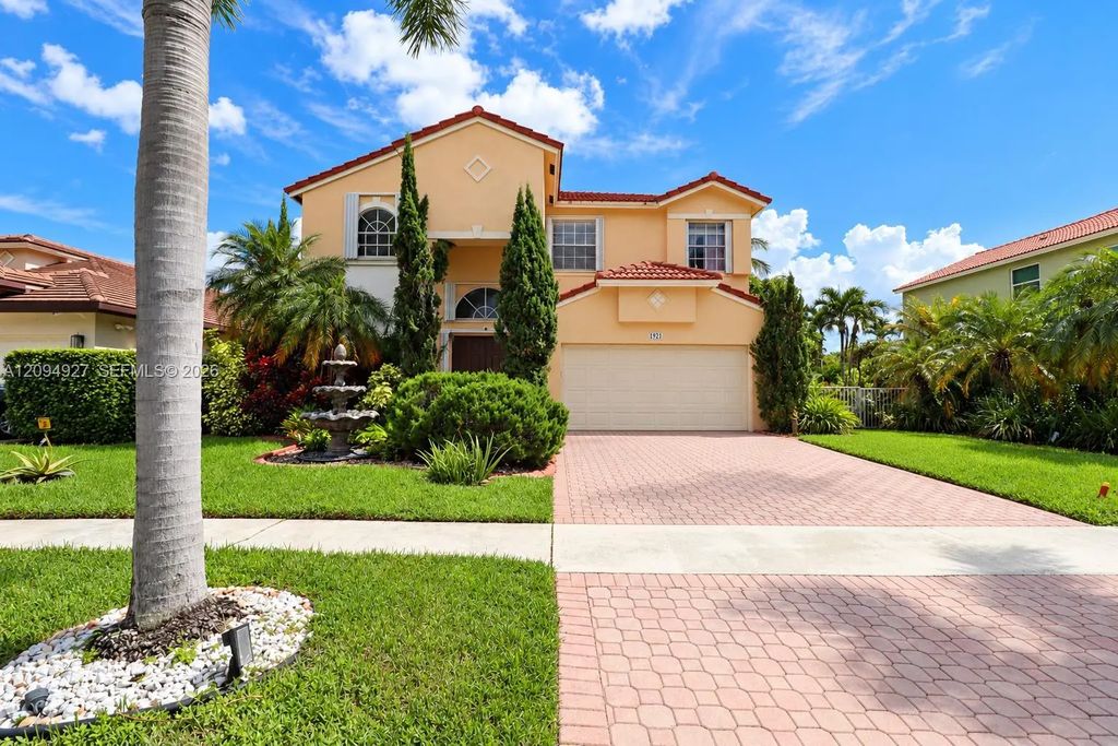 1021 Nw 185th Avenue, Pembroke Pines