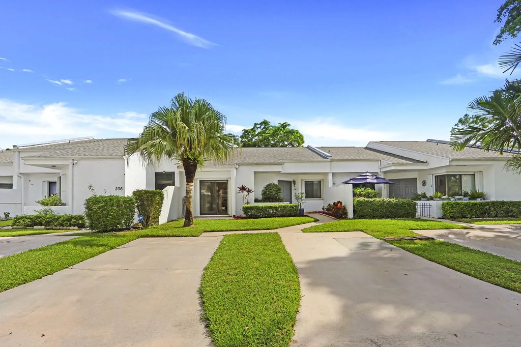 234 Par Drive, Royal Palm Beach