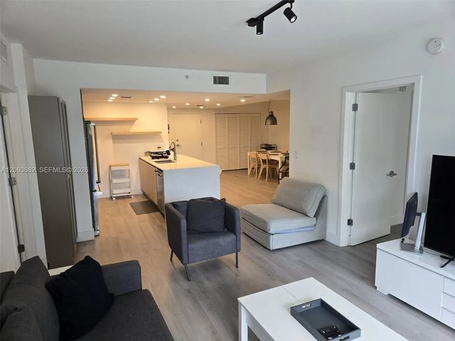 5 of 12 - 13800 Highland Drive #207, North Miami Beach, FL