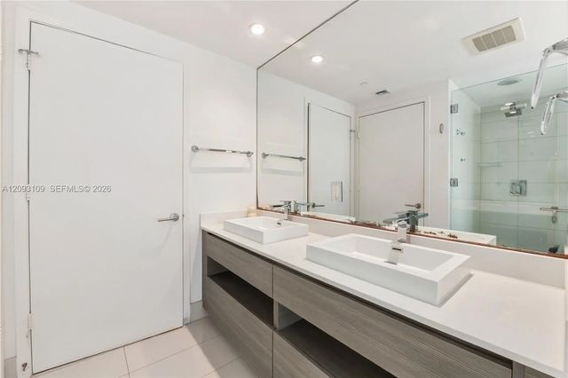 4 of 30 - 460 Ne 28th Street #3308, Miami, FL