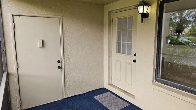 2 of 22 - 520 Shady Pine Way #d1, Greenacres, FL