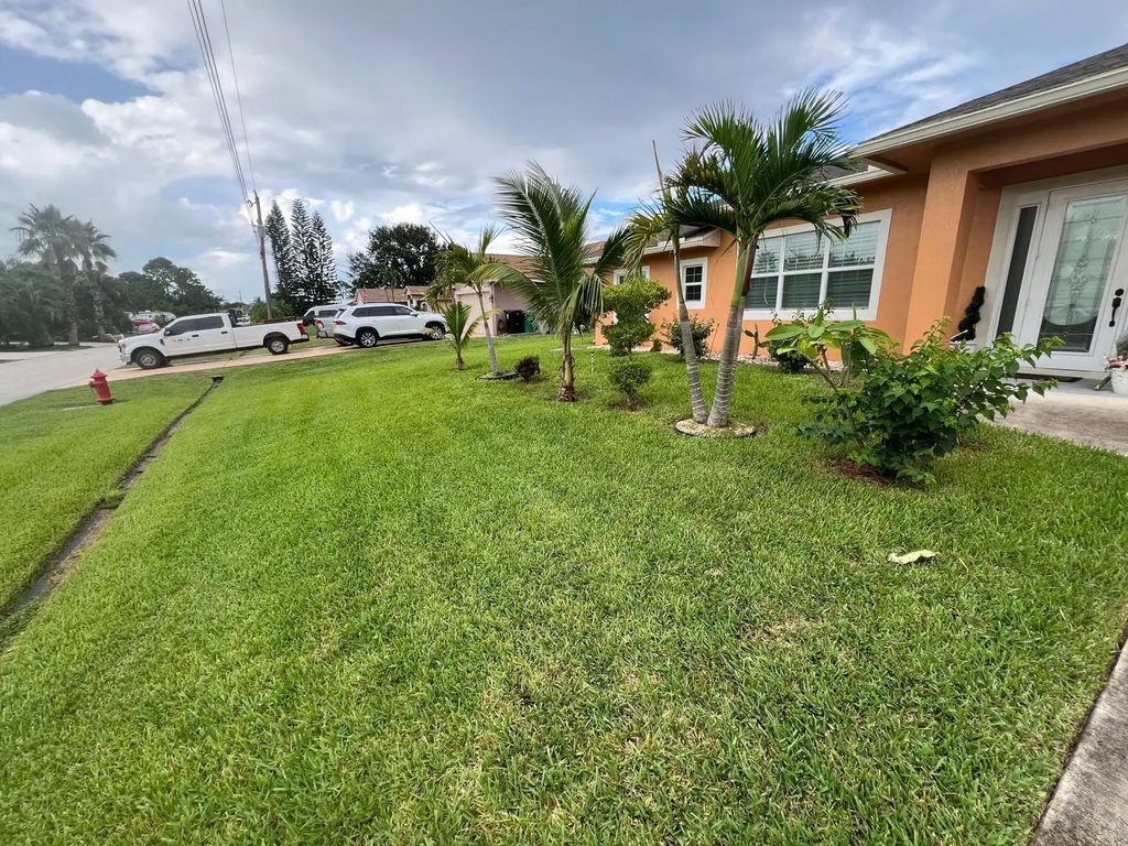 4471 Sw Hagaplan Street, Port St. Lucie