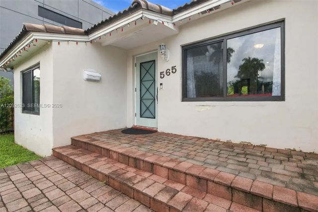 3 of 28 - 565 East Drive, Miami Springs, FL