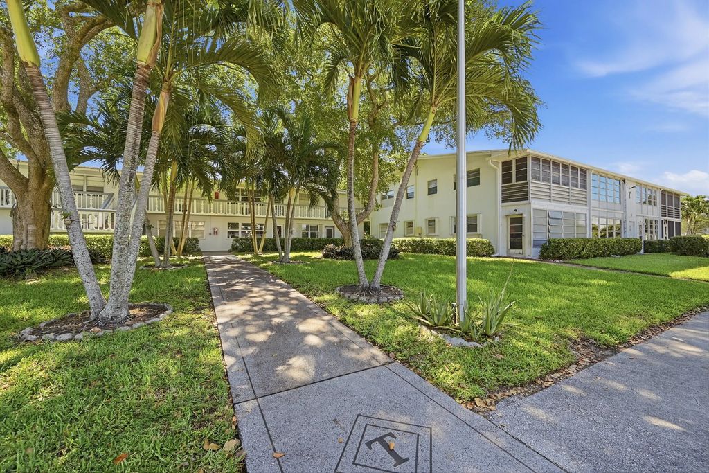 551 Durham  Circle #t, Deerfield Beach