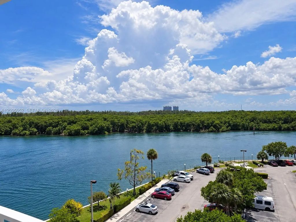 500 W Bayview Drive #621, Sunny Isles Beach