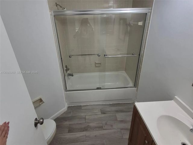 5 of 9 - 210 Lake Pointe Drive #210, Oakland Park, FL