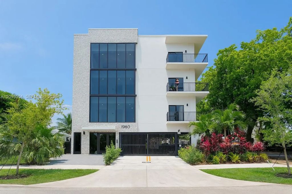 1950 Fletcher Street #302, Hollywood