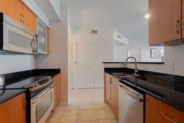 804 E Windward Way #621, Lantana