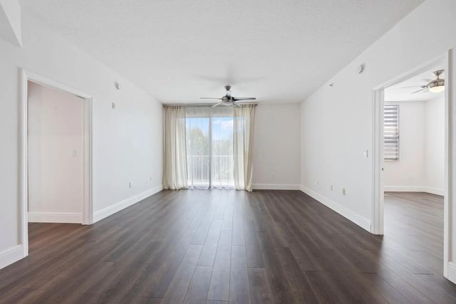 3 of 10 - 804 E Windward Way #621, Lantana, FL