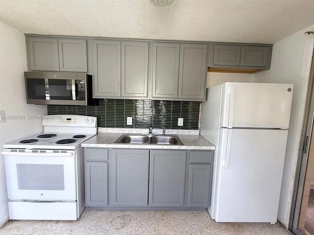 5 of 20 - 2619 Pompano Drive, Sebring, FL