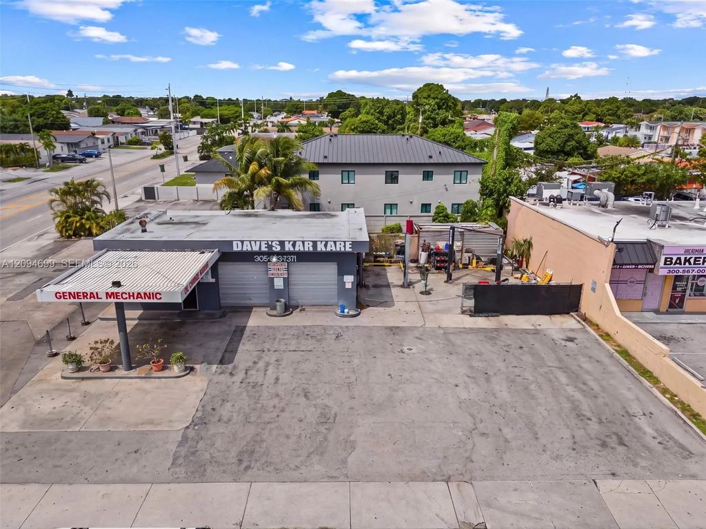4102 E 4th Avenue, Hialeah