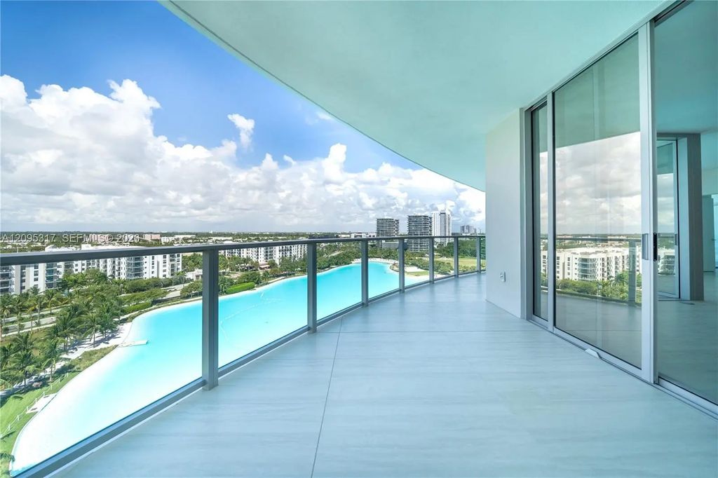 2411 Laguna Circle #906, North Miami Beach