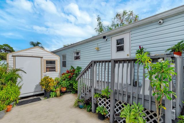 4 of 33 - 14 W Bridgette  Boulevard W #14, Greenacres, FL