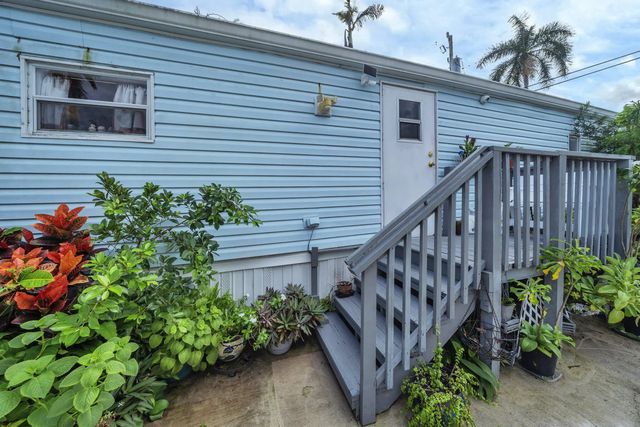 5 of 33 - 14 W Bridgette  Boulevard W #14, Greenacres, FL