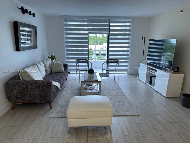 4 of 26 - 3300 Ne 192nd Street #414, Aventura, FL