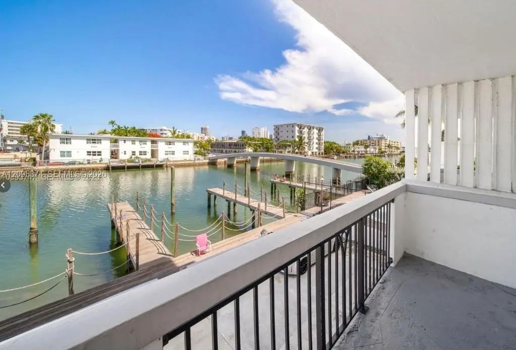 8101 Crespi Boulevard #402, Miami Beach