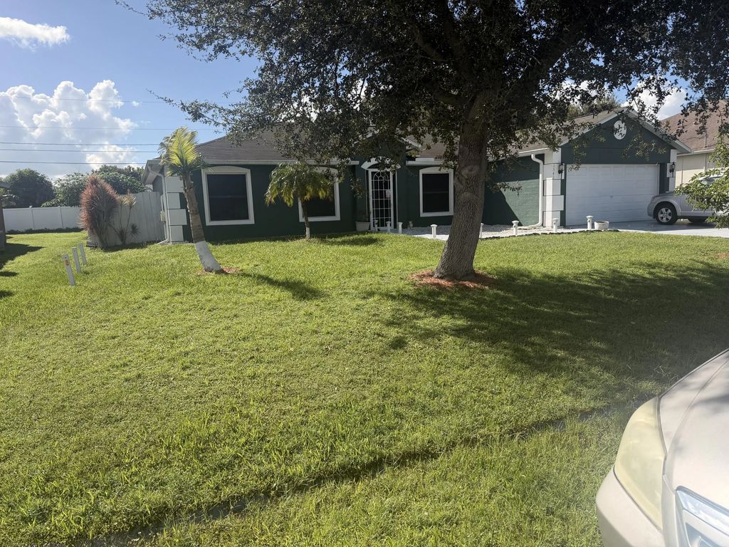 3542 Sw Vollmer Street, Port St. Lucie
