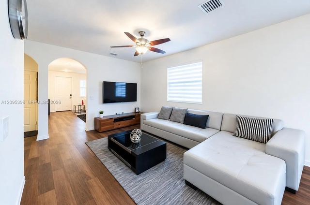 4 of 29 - 8837 Nw 102nd Court, Doral, FL