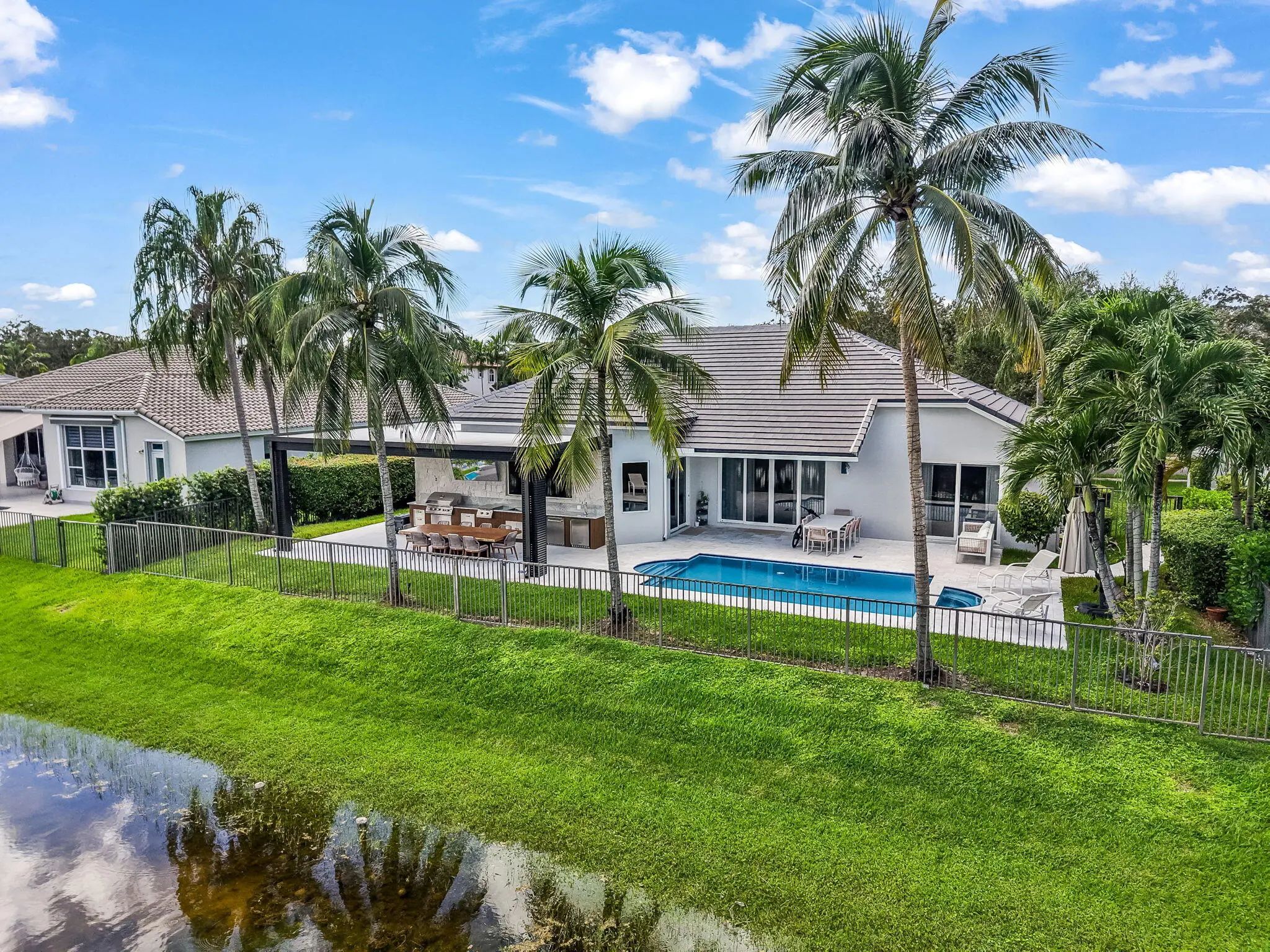 2678 Meadowood Drive, Weston
