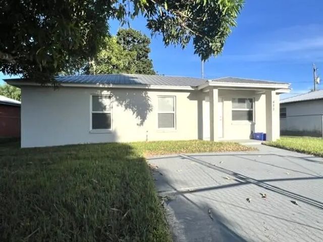 488 E Jordan Boulevard, Pahokee