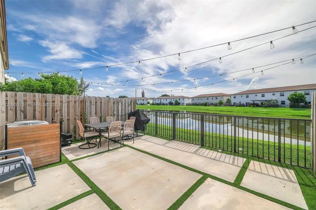 12685 Nw 23rd Place, Miami