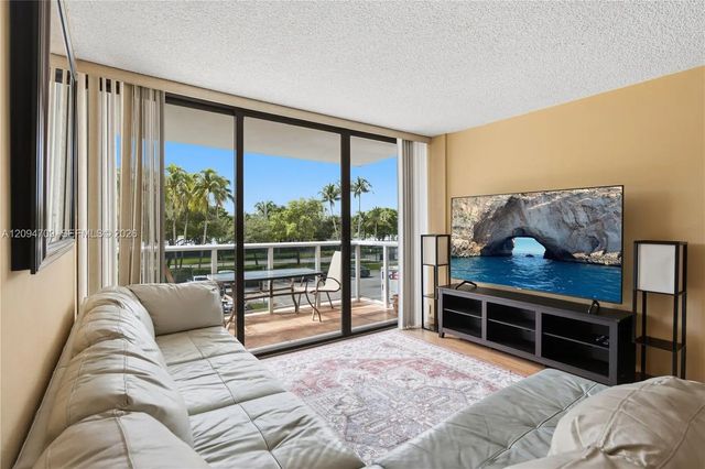 5 of 17 - 3675 N Country Club Drive #204, Aventura, FL