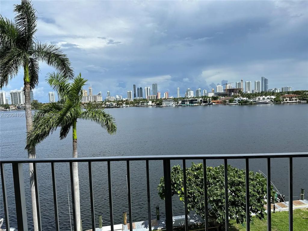 16558 Ne 26th Avenue #5d, North Miami Beach