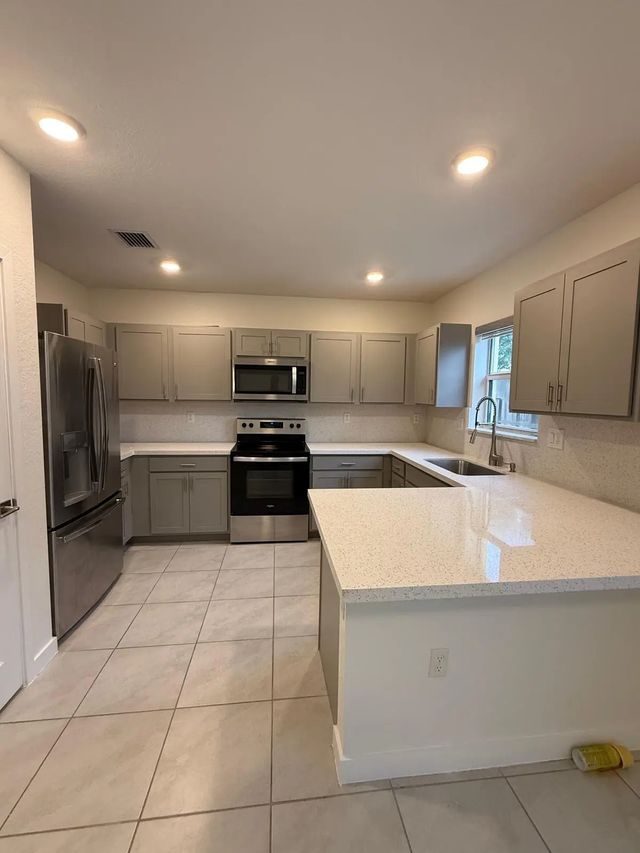 3 of 29 - 497 Ne 4th Street, Florida City, FL