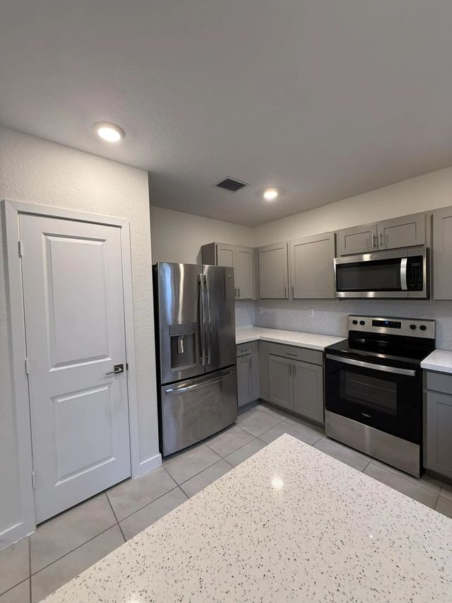 4 of 29 - 497 Ne 4th Street, Florida City, FL