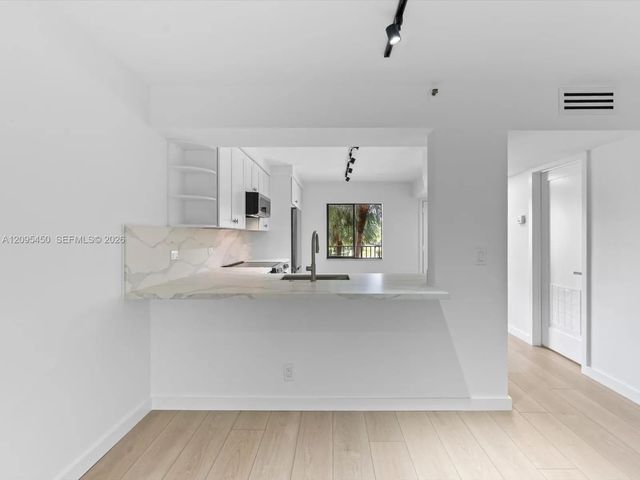 5 of 43 - 2200 S Cypress Bend Drive #303, Pompano Beach, FL